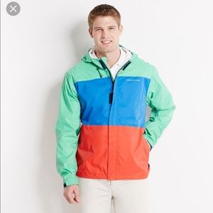 Rare new vineyard vines beacon rain jacket